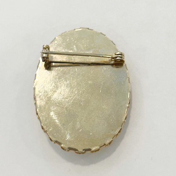 Cameo - Picture 2 of 2